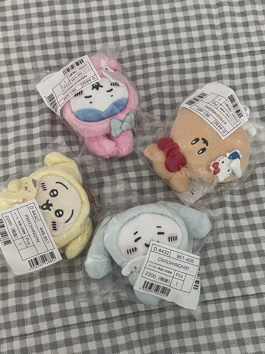 サンリオコラボハローキティくろみちいかわ八割うさぎモモンガ
